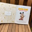 画像2: 1987s a Little Golden Book "MICKEY MOUSE Heads for the Sky" (2)